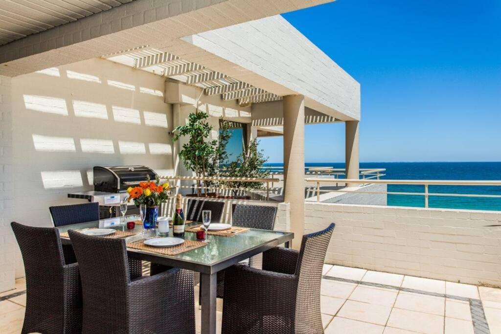 Beach View Apartment In Cottesloe Perth Exterior photo