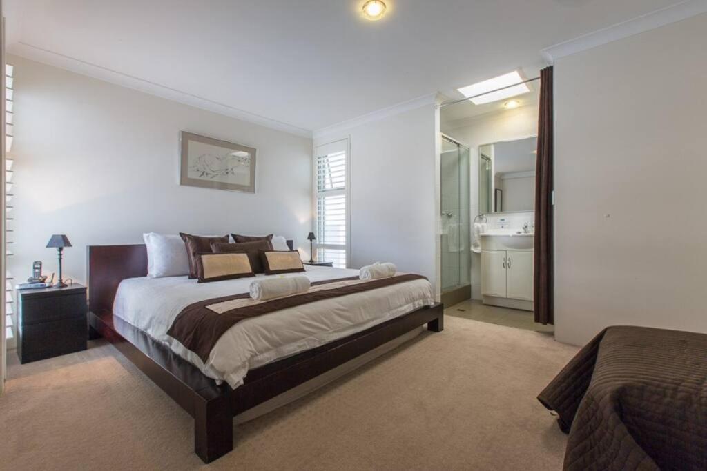 Beach View Apartment In Cottesloe Perth Exterior photo