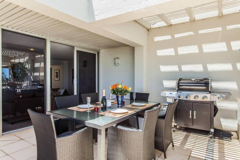 Beach View Apartment In Cottesloe Perth Exterior photo